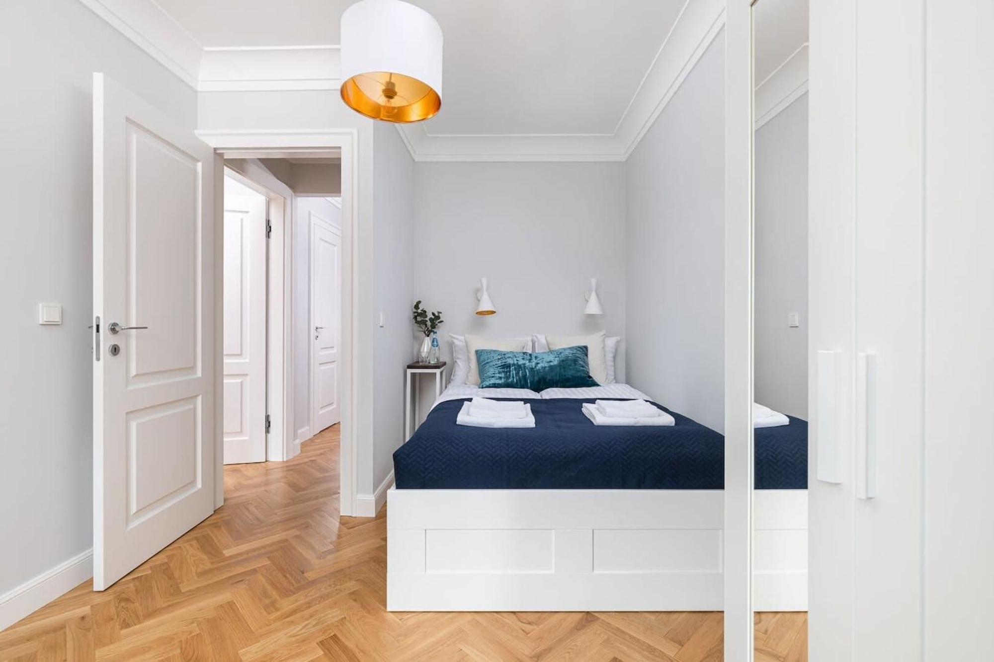 Plac Zamkowy - Apartment With City View By Noclegi Renters Варшава Экстерьер фото